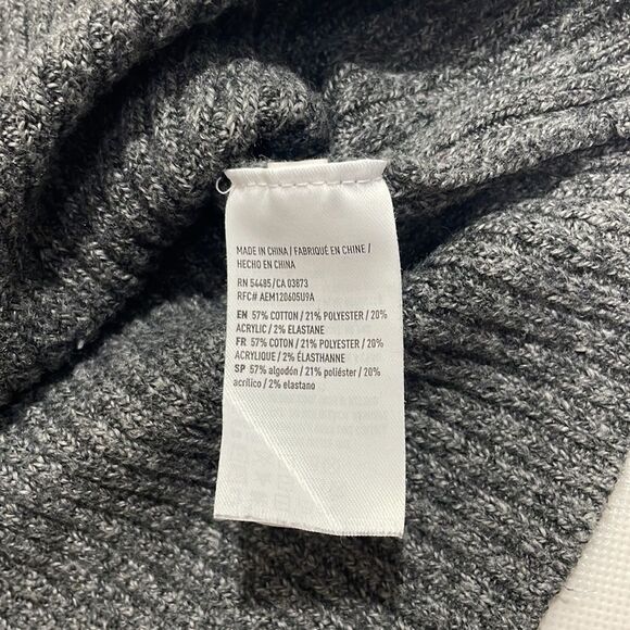 American Eagle Outfitters Cropped V-Neck Sweater Cami - Picture 4 of 6